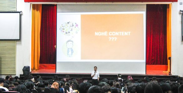 Nói trước đám đông?